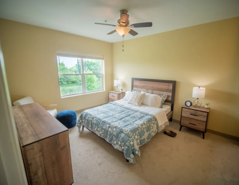 2025 11 12 1 768x595