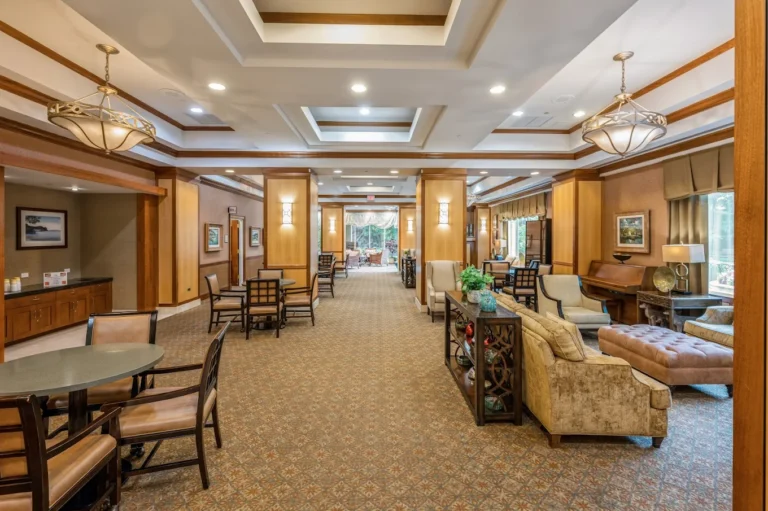 22 537RiverdaleAve 2089 HiRes 768x511