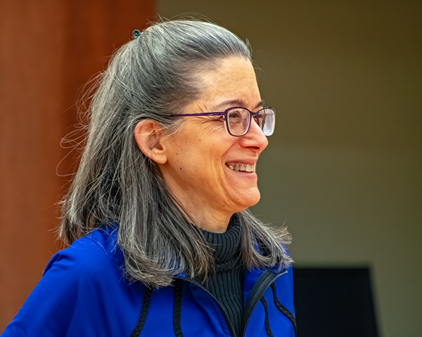 Lynne Earle head shot