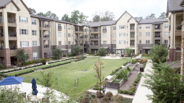 Ciel of Germantown 56 courtyard 768x432